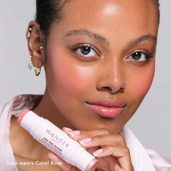 Wander Beauty On-The-Glow in Coral Rose and Nude Glow - Picture 4 of 5